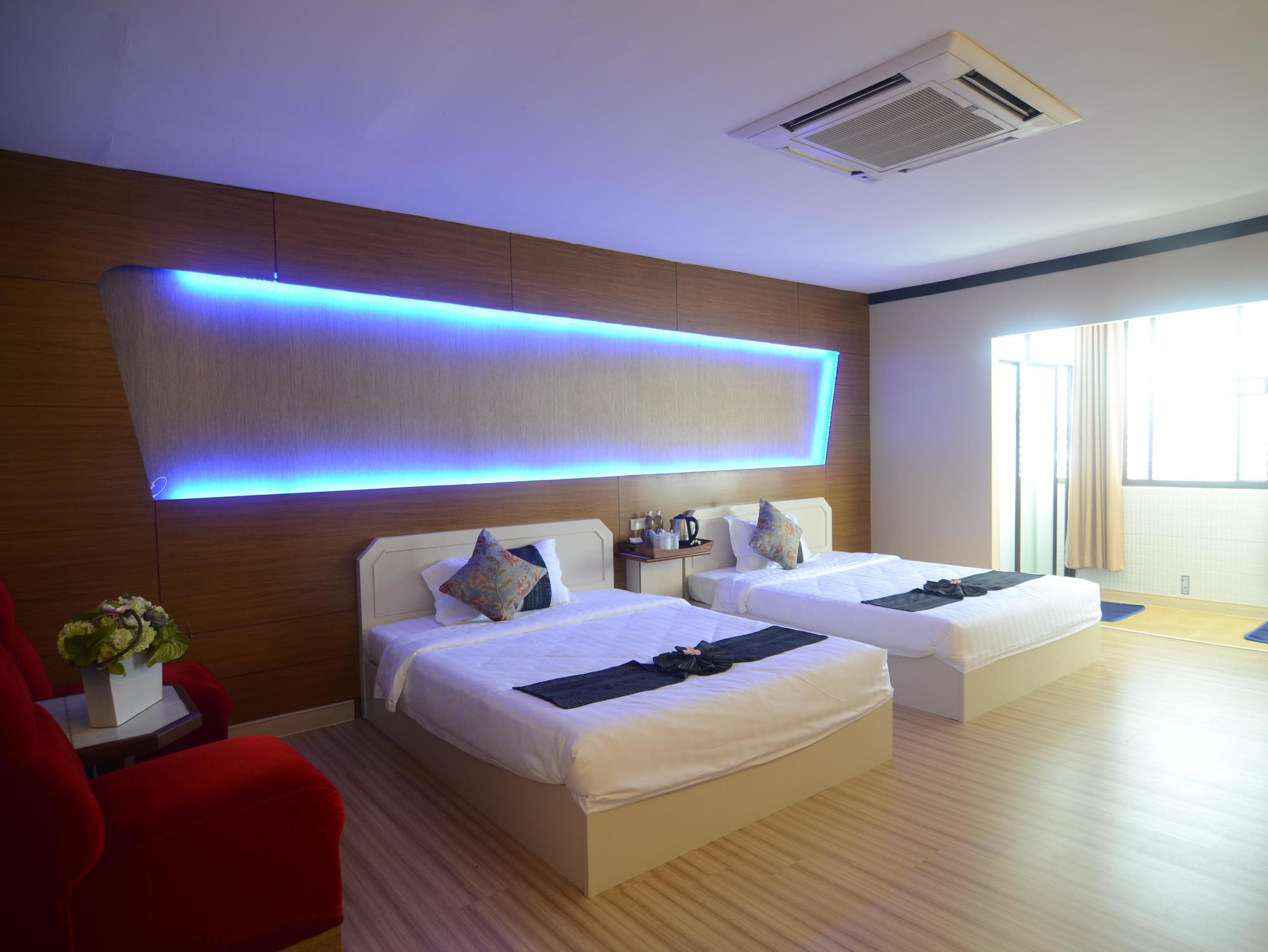 Centro Cnx Hotel Chiang Mai Ngoại thất bức ảnh