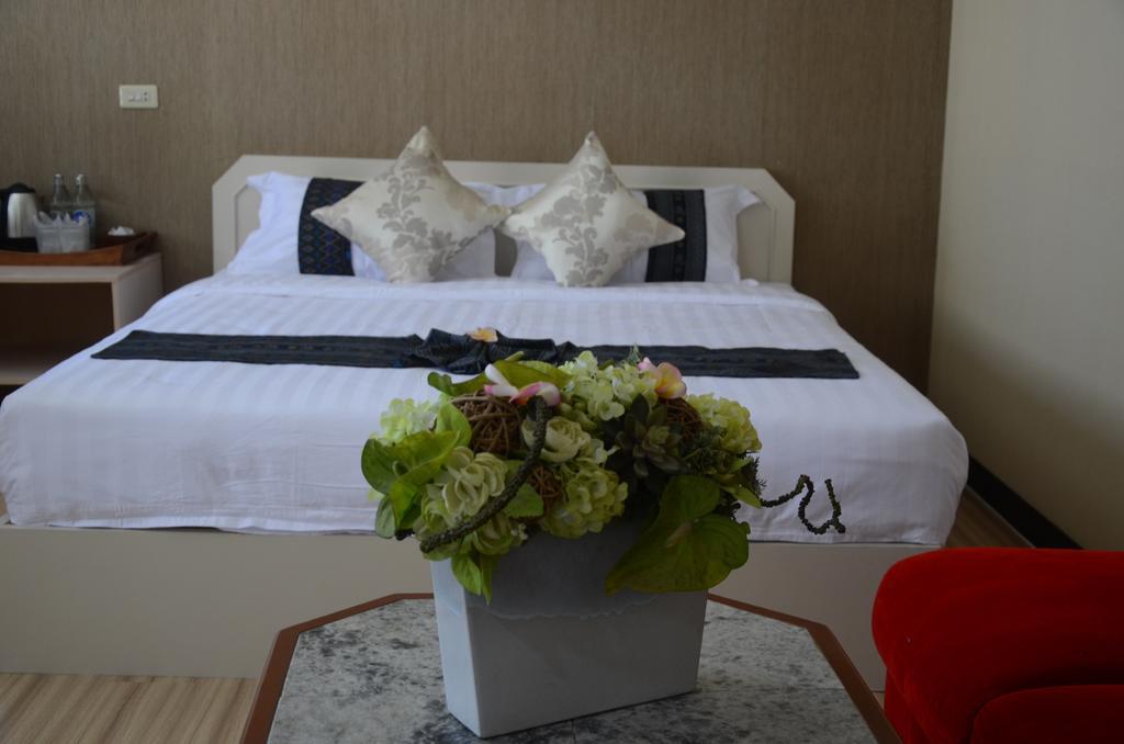 Centro Cnx Hotel Chiang Mai Ngoại thất bức ảnh