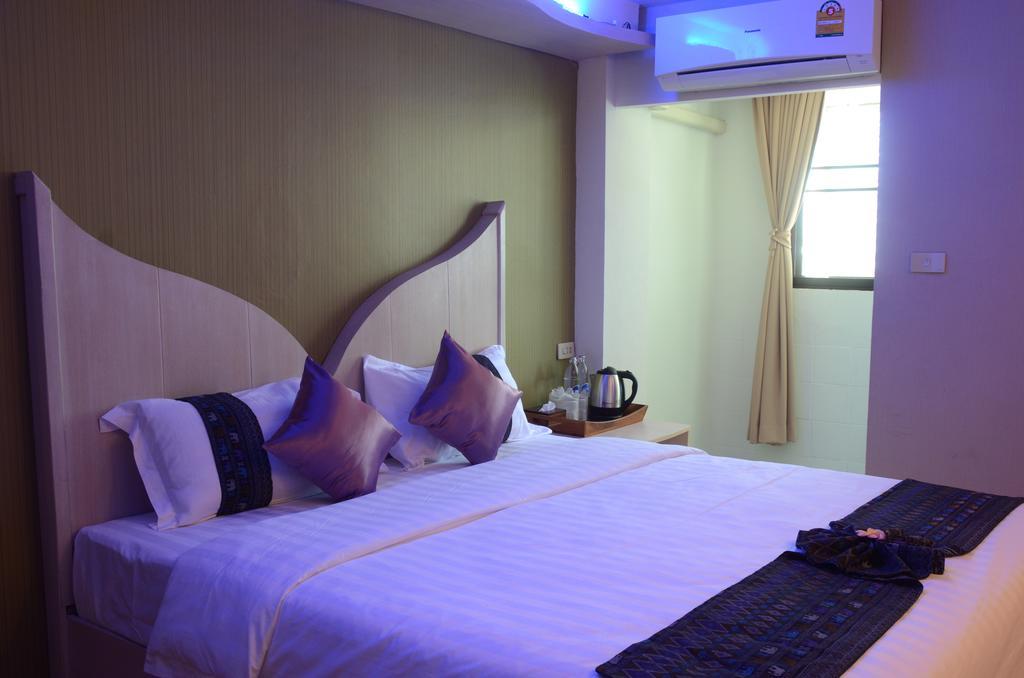 Centro Cnx Hotel Chiang Mai Ngoại thất bức ảnh