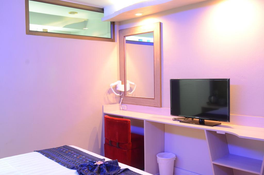 Centro Cnx Hotel Chiang Mai Ngoại thất bức ảnh
