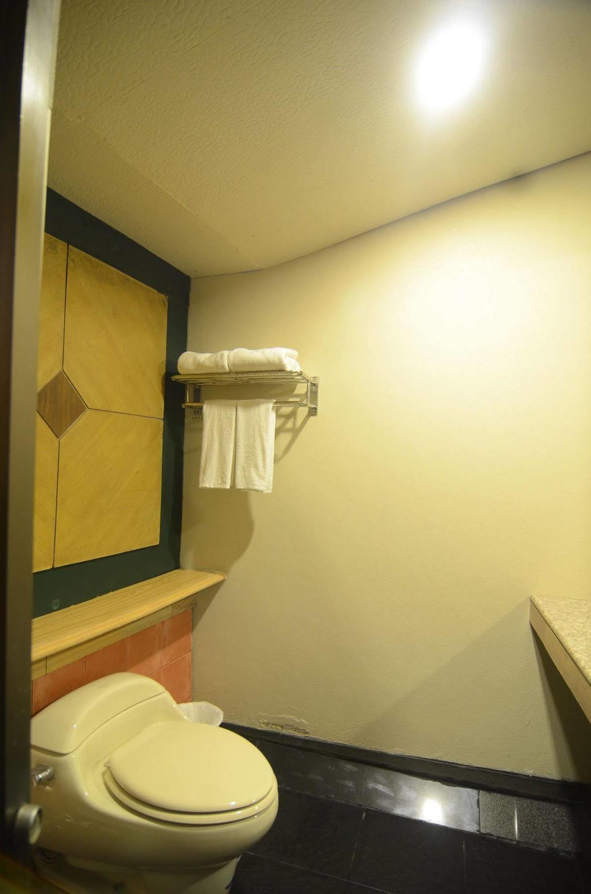 Centro Cnx Hotel Chiang Mai Ngoại thất bức ảnh
