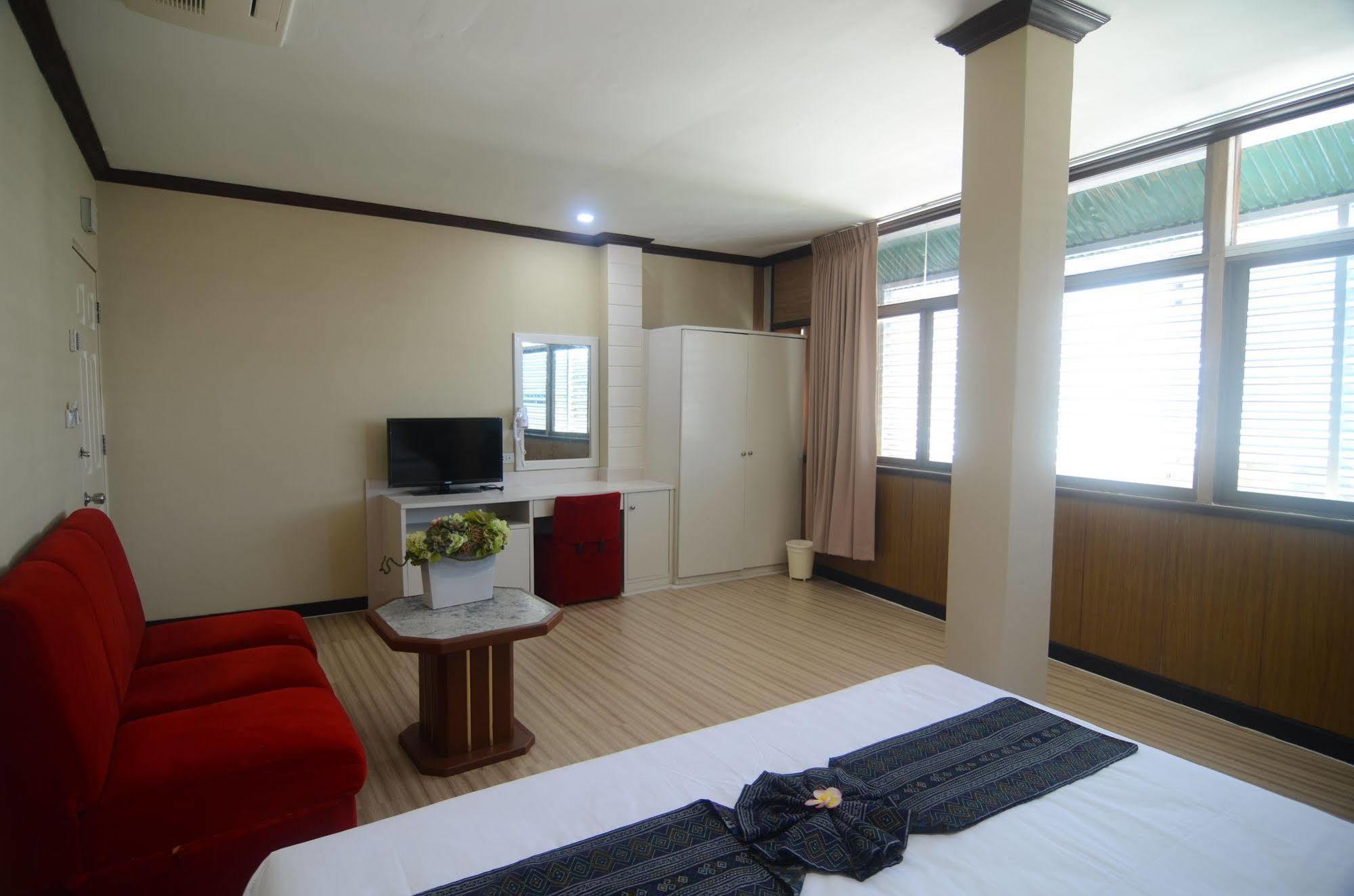 Centro Cnx Hotel Chiang Mai Ngoại thất bức ảnh