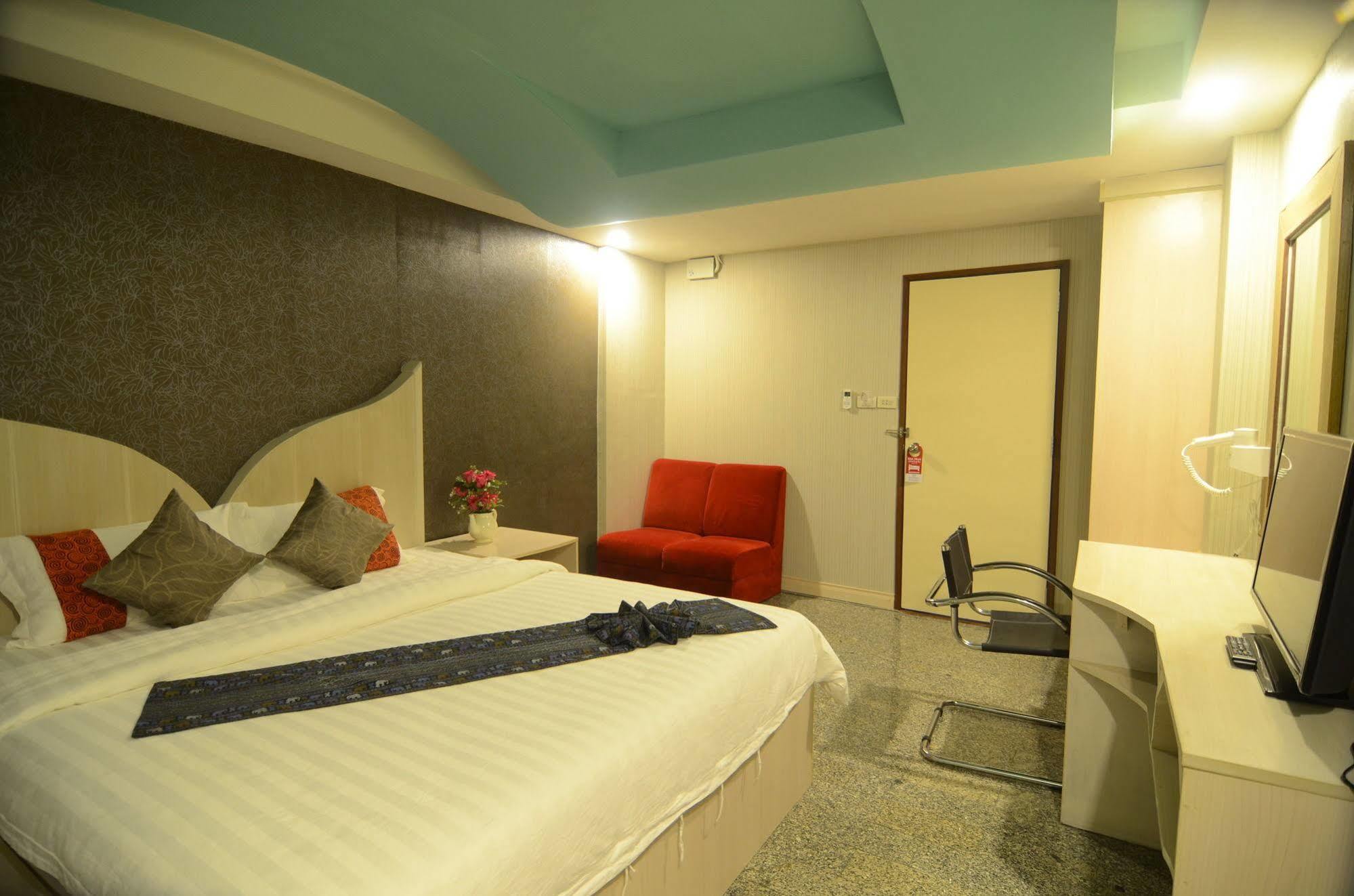 Centro Cnx Hotel Chiang Mai Ngoại thất bức ảnh