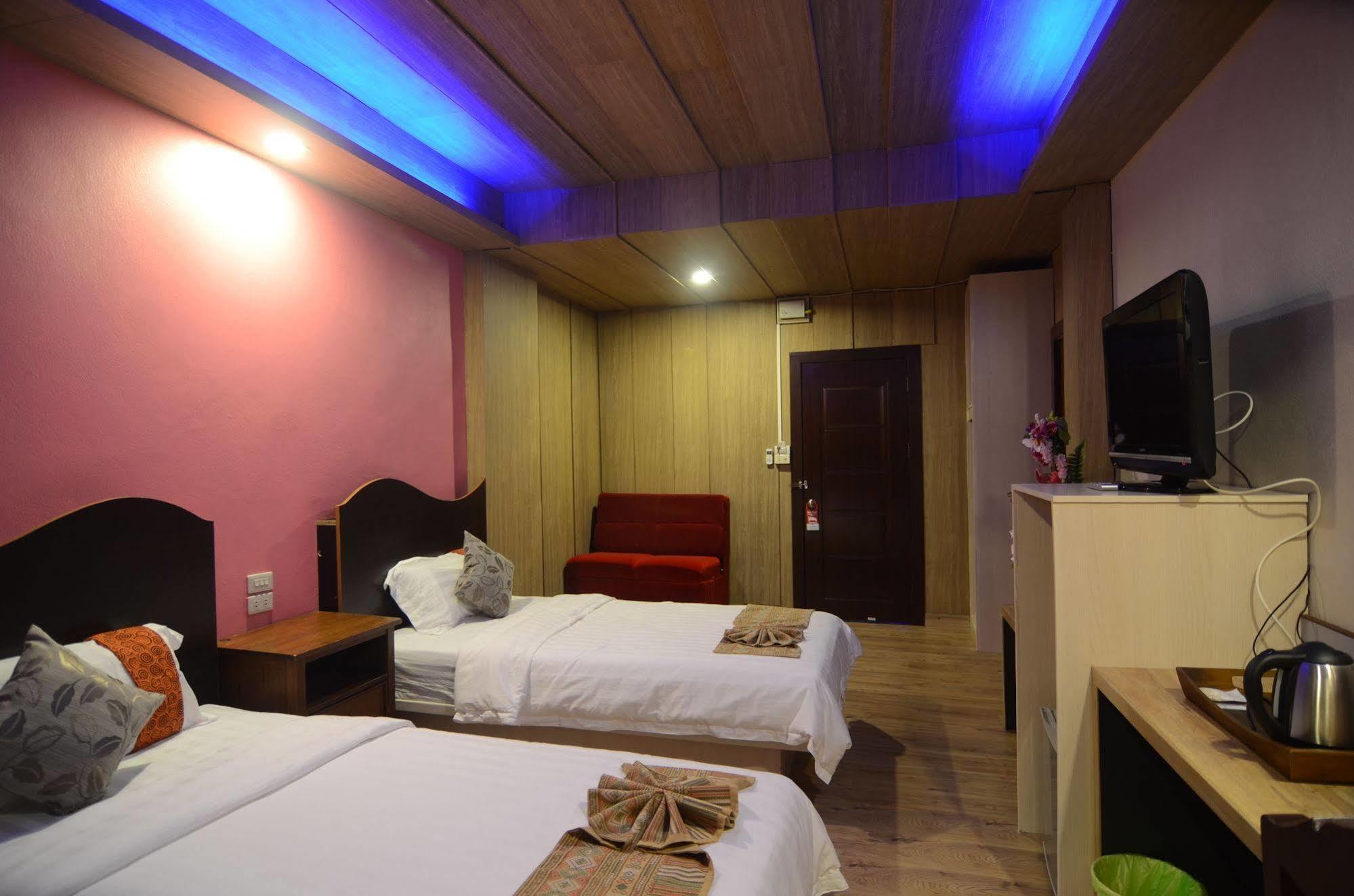 Centro Cnx Hotel Chiang Mai Ngoại thất bức ảnh