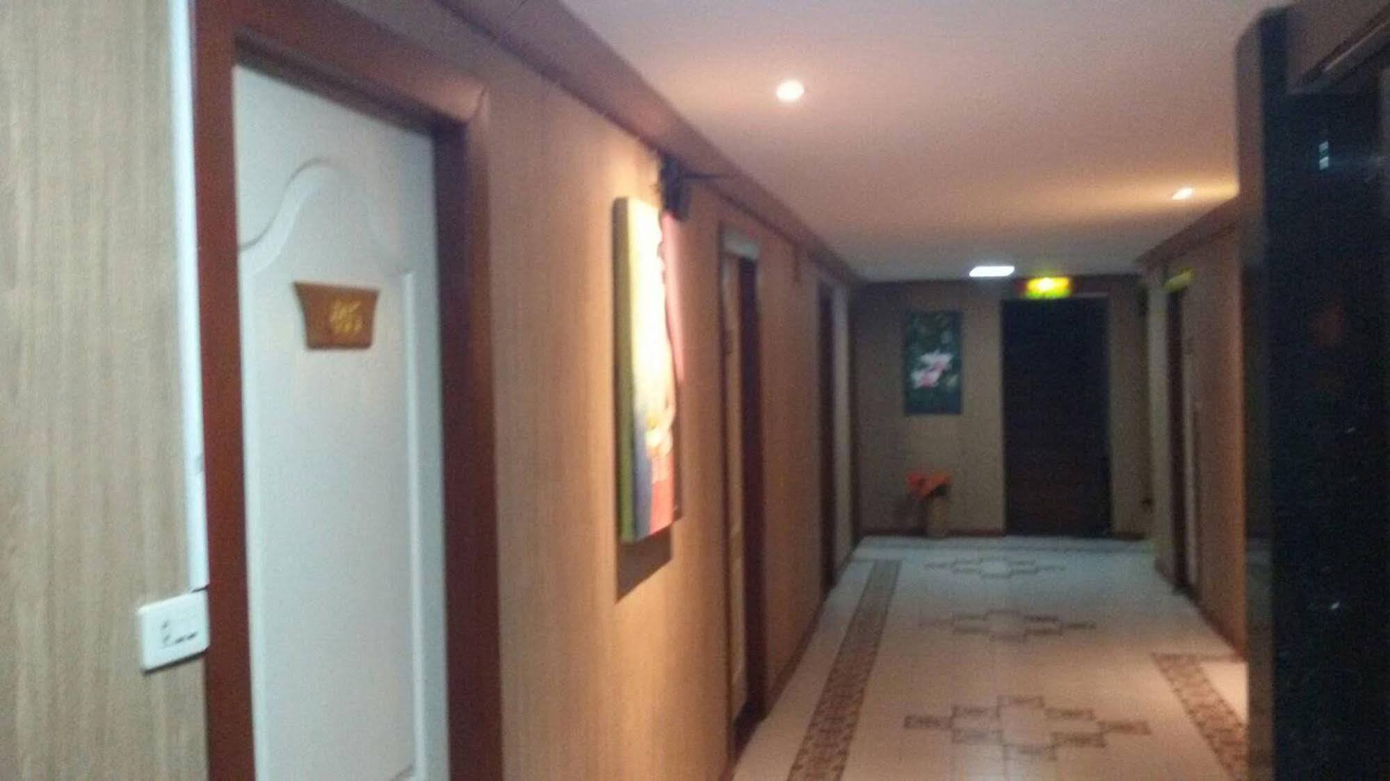 Centro Cnx Hotel Chiang Mai Ngoại thất bức ảnh